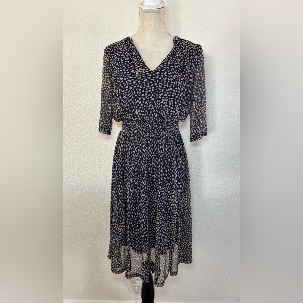 Chic V-Neck Navy and Cream Midi Dress